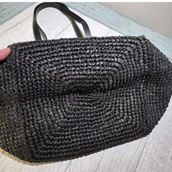 DKNY PALOMA R41ADF62 XL Black Tote, NWT MSP$148 - Picture 4 of 9